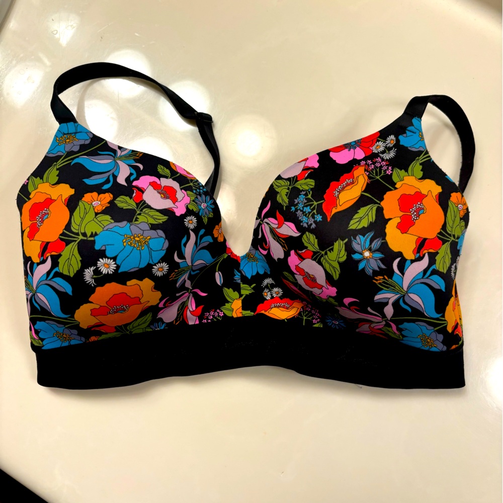 Victoria’s Secret PINK 36D wireless floral bra